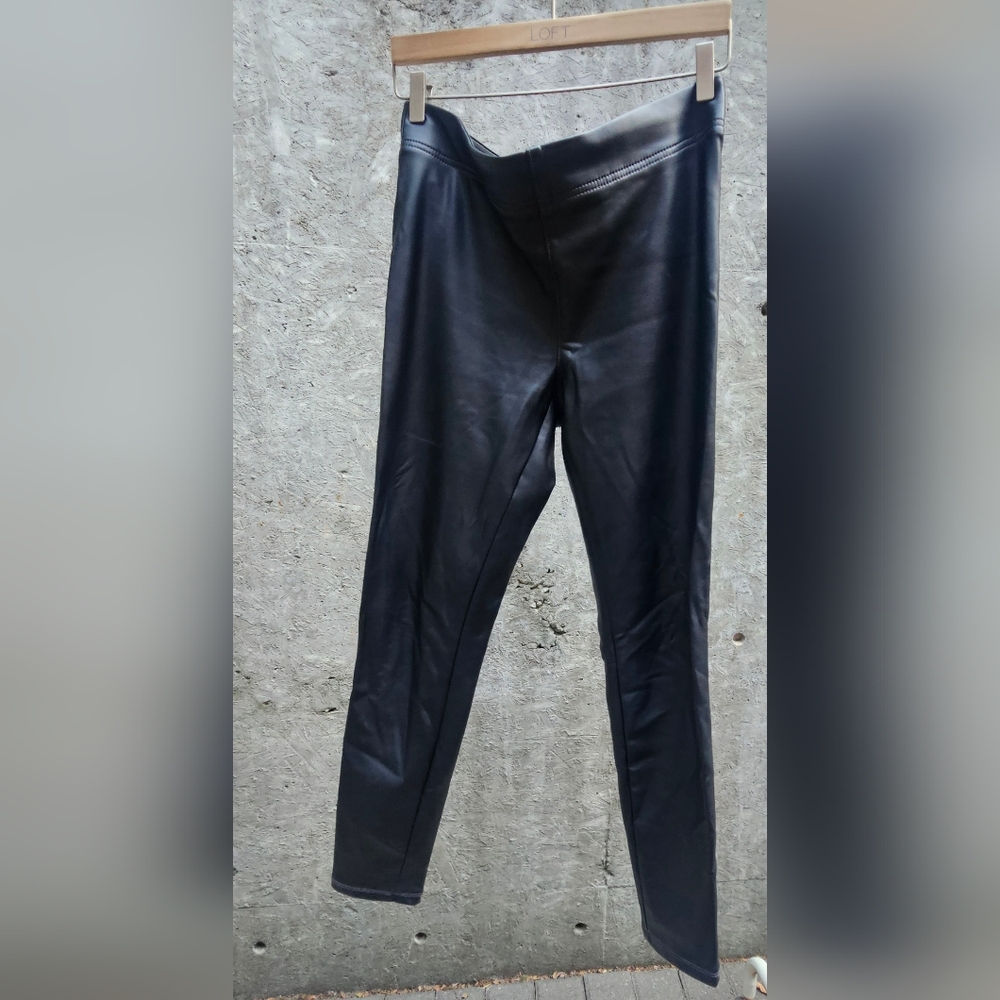 LOFT Black Faux Leather Legging. Size 8